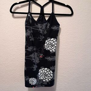 *30off3* Lululemon Women's M Floral Print Workout Tank Top Black Yoga Gym